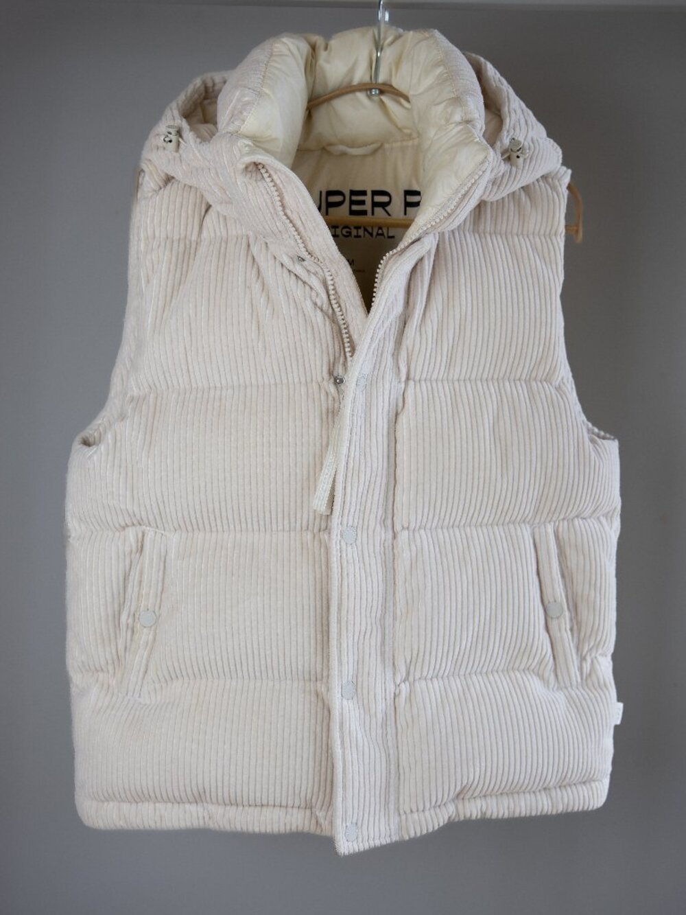 Aritizia Super Puff Original Vest in Cushcord Corduroy (Women's Medium)